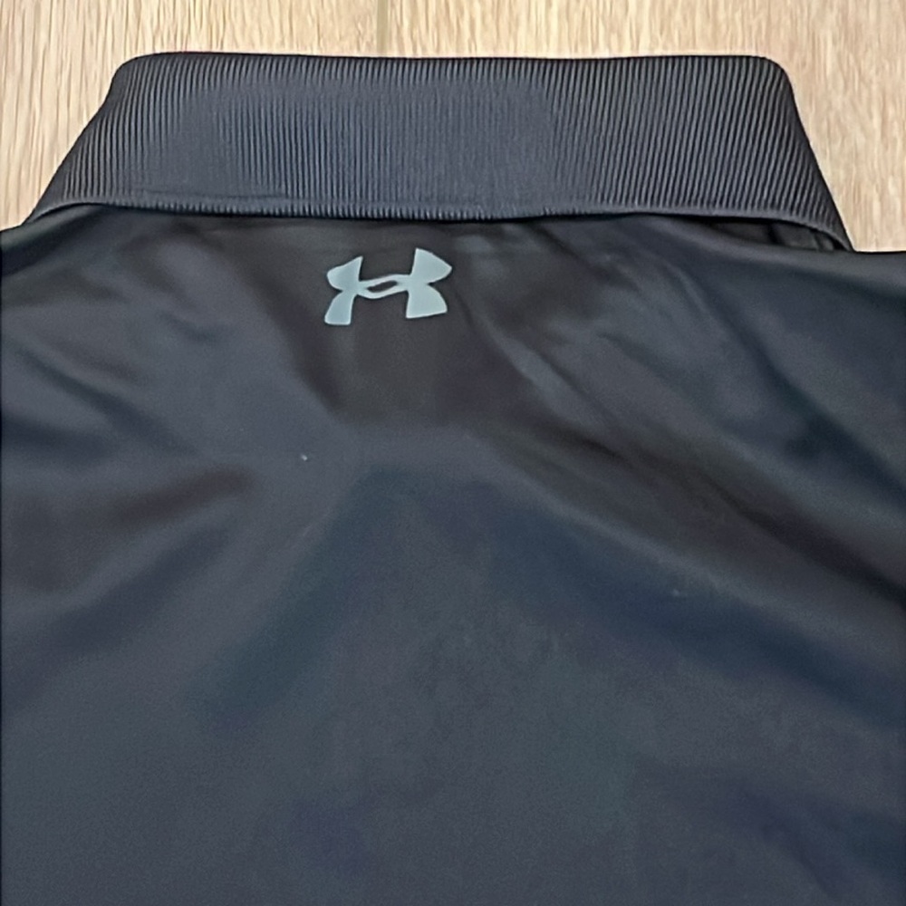 Boy’s Under Armour Black Polo Short Sleeves Sz Youth Medium (10-12) Loose Style - Picture 9 of 12